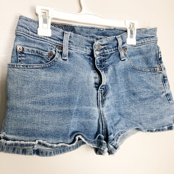 Levi's Light Wash Denim Shorts 26 Womens Mid Rise Jean Shortie - Picture 6 of 10